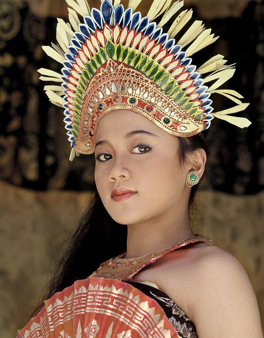 'Legong dancer, the Legong dance is said to have been created by the king of Sukawati, Bali, Indonesia, Southeast Asia, Asia'10;'