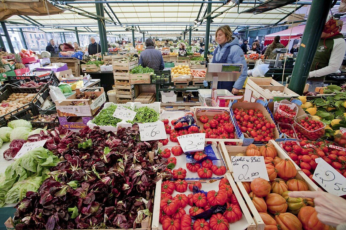 Fruit and vegetable market by Rialto Bridge, Venice, Veneto, Italy, Europe