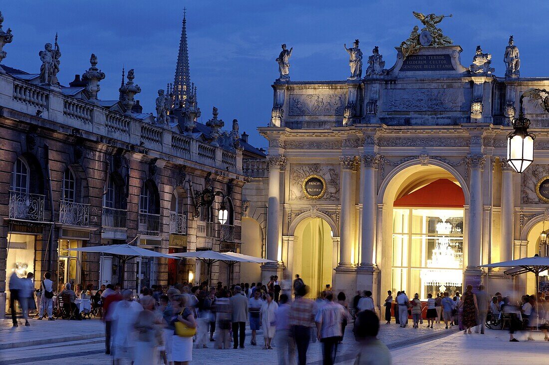 The Here Arch, Place Stanislas, formerly Place Royale, built by Stanislas Leszczynski, King of Poland in the 18th century, UNESCO World Heritage Site, Nancy, Meurthe et Moselle, Lorraine, France, Europe