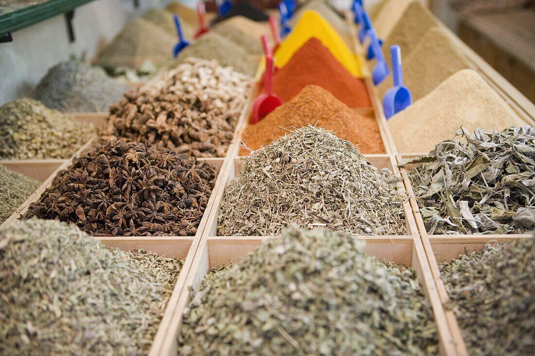 Spice stall in the souk, Medina, Marrakech, Morocco, North Africa, Africa