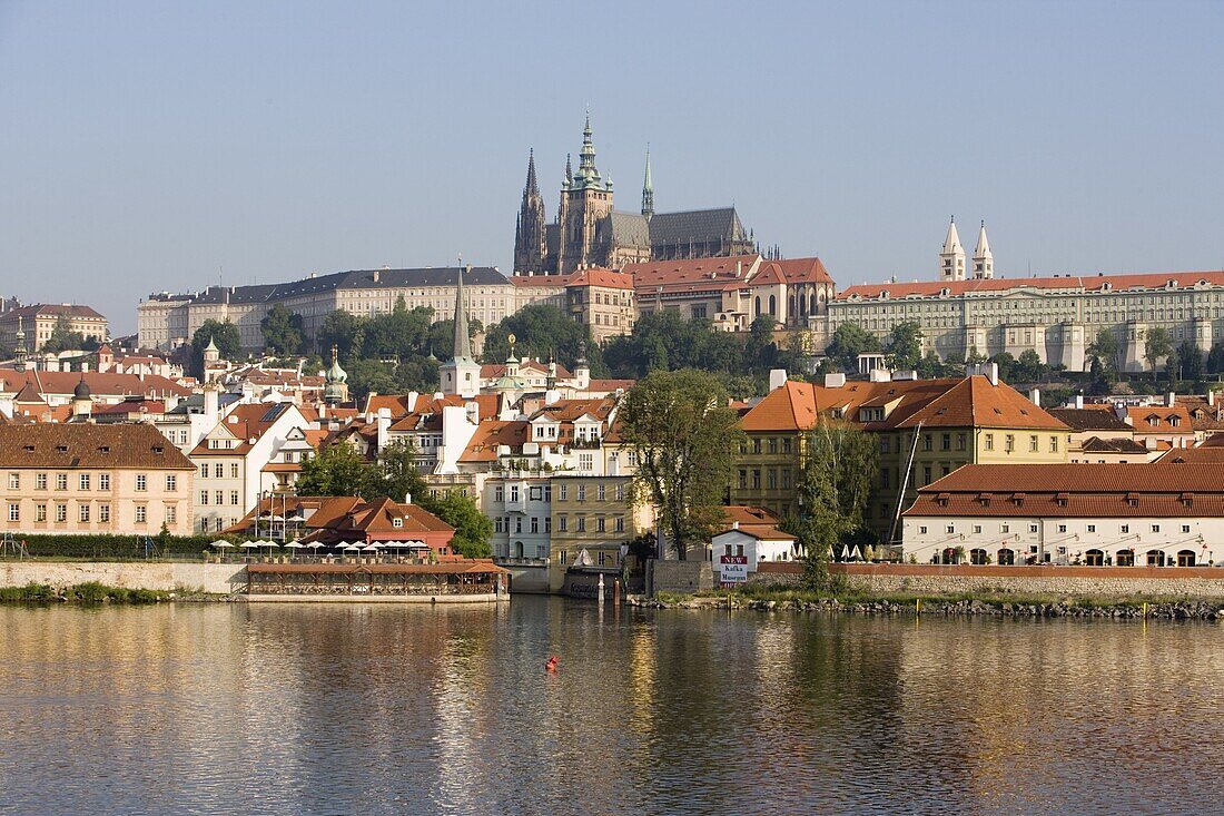 St. Vitus's Cathedral, Royal Palace, castle, and River Vltava, UNESCO World Heritage Site, Prague, Czech Republic, Europe