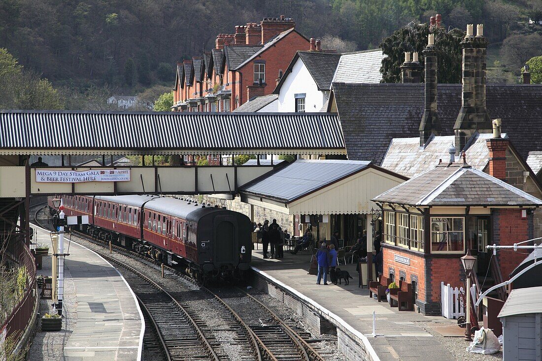 Llangollen Railway, Station, Llangollen, Dee Valley, Denbighshire, North Wales, Wales, United Kingdom, Europe