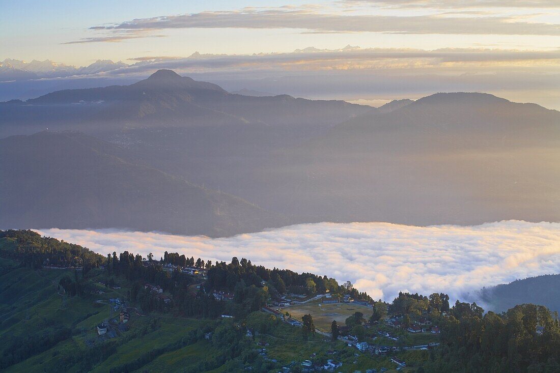 Observation Hill, Bhanu Bhakta Sarini, view of Darjeeling and Kanchenjunga, Darjeeling, West Bengal, India, Asia