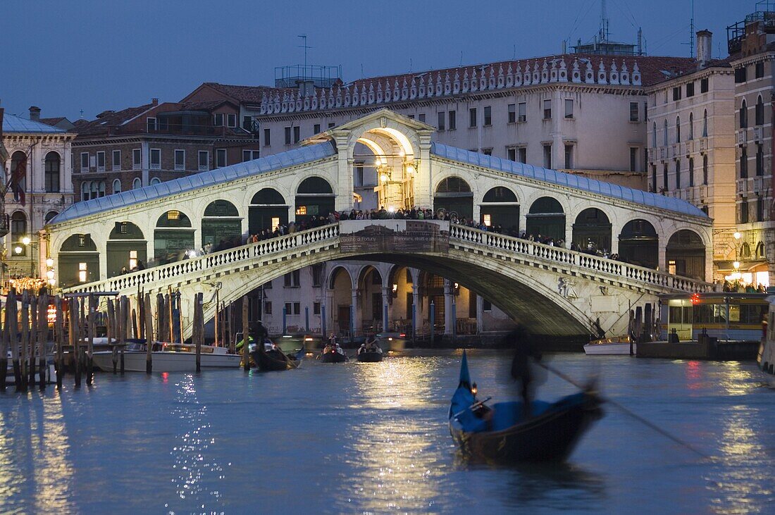 The Grand Canal, the Rialto Bridge and gondolas at night, Venice, UNESCO World Heritage Site, Veneto, Italy, Europe