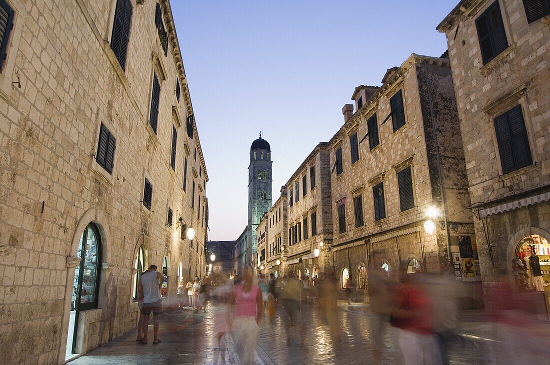 Old Town Placa pedestrian promenade and bell tower, Dubrovnik, UNESCO World Heritage, Dalmatia, Croatia, Europe