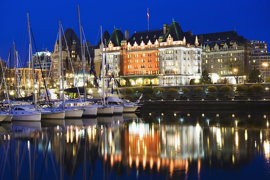 Fairmont Empress Hotel, James Bay Inner Harbour, Victoria, Vancouver Island, British Columbia, Canada, North America