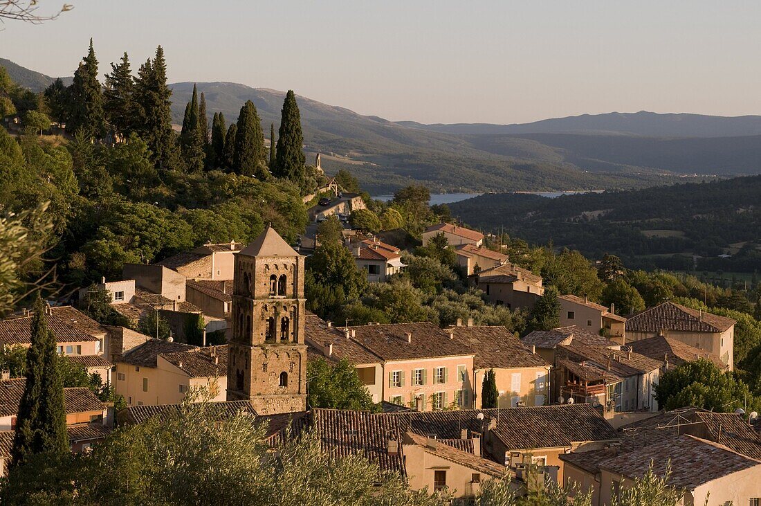 Moustiers-Sainte-Marie, Alpes-de-Haute-Provence, Provence, France, Europe