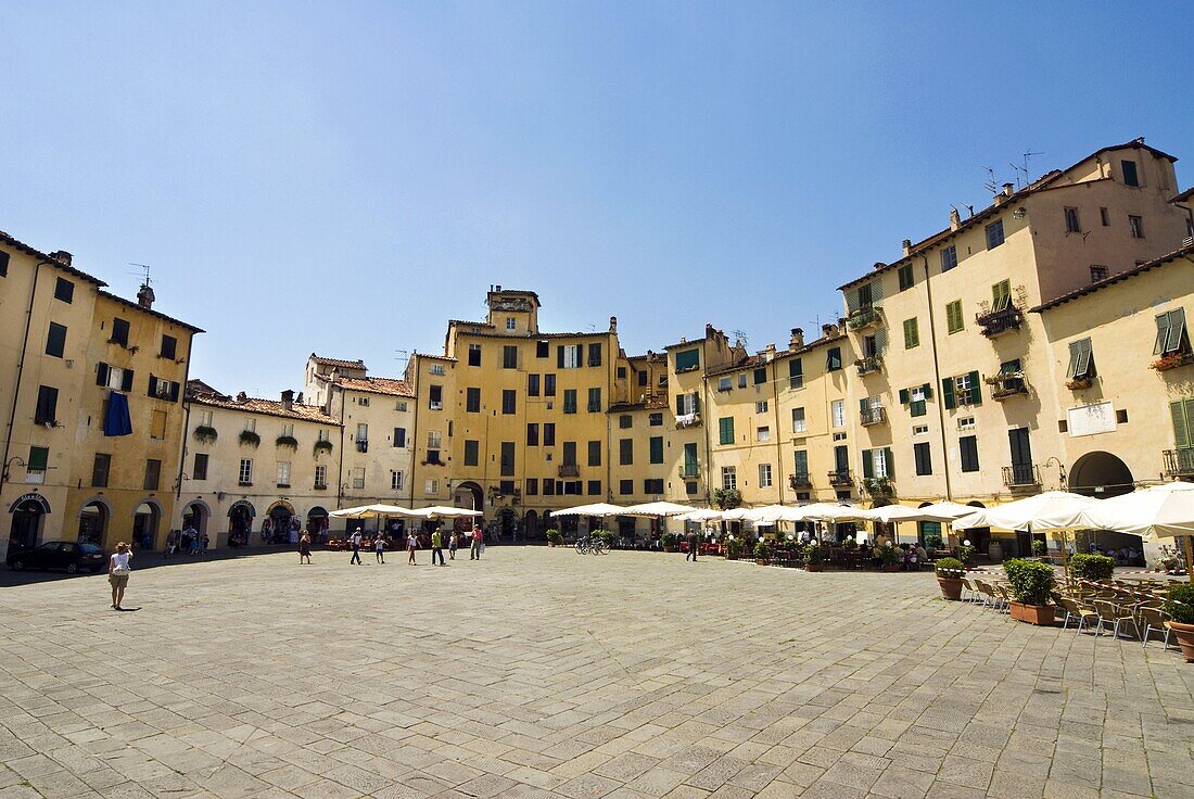 Piazza Anfiteatro, Lucca, Tuscany, Italy, Europe