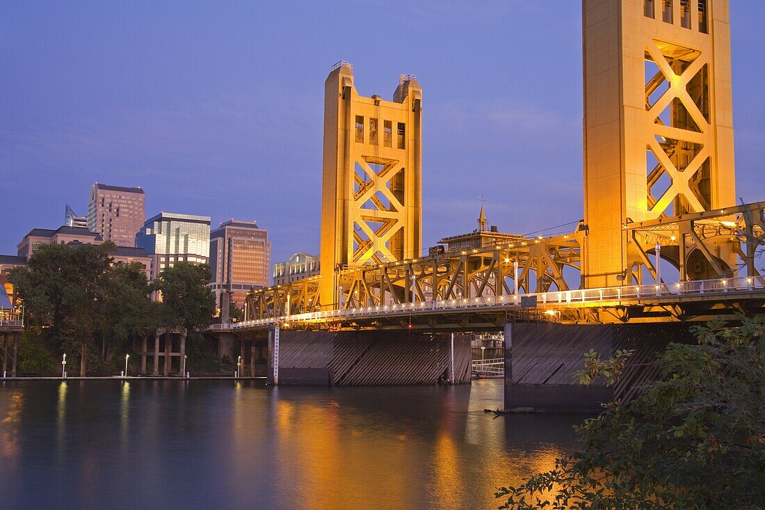 Historic Tower Bridge over the Sacramento River, Sacramento, California, United States of America, North America