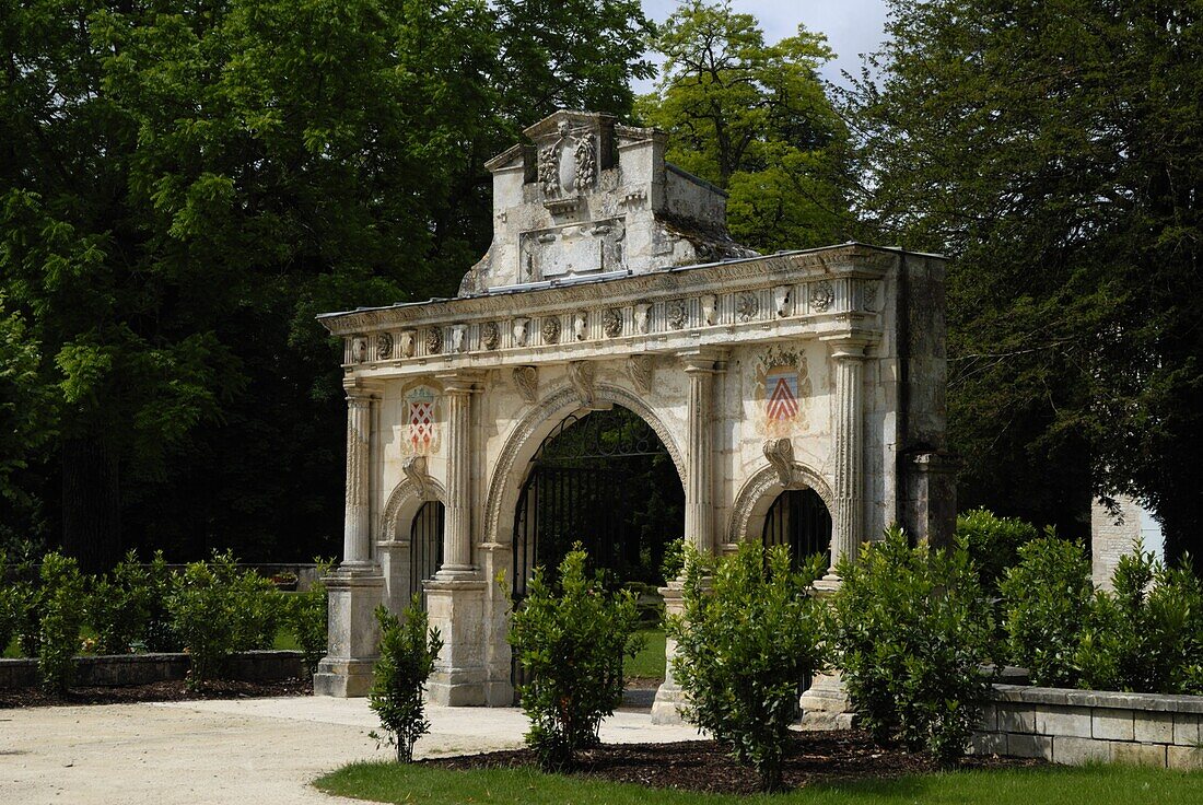 La Porte Renaissance, Surgeres, Charente-Maritime, France, Europe