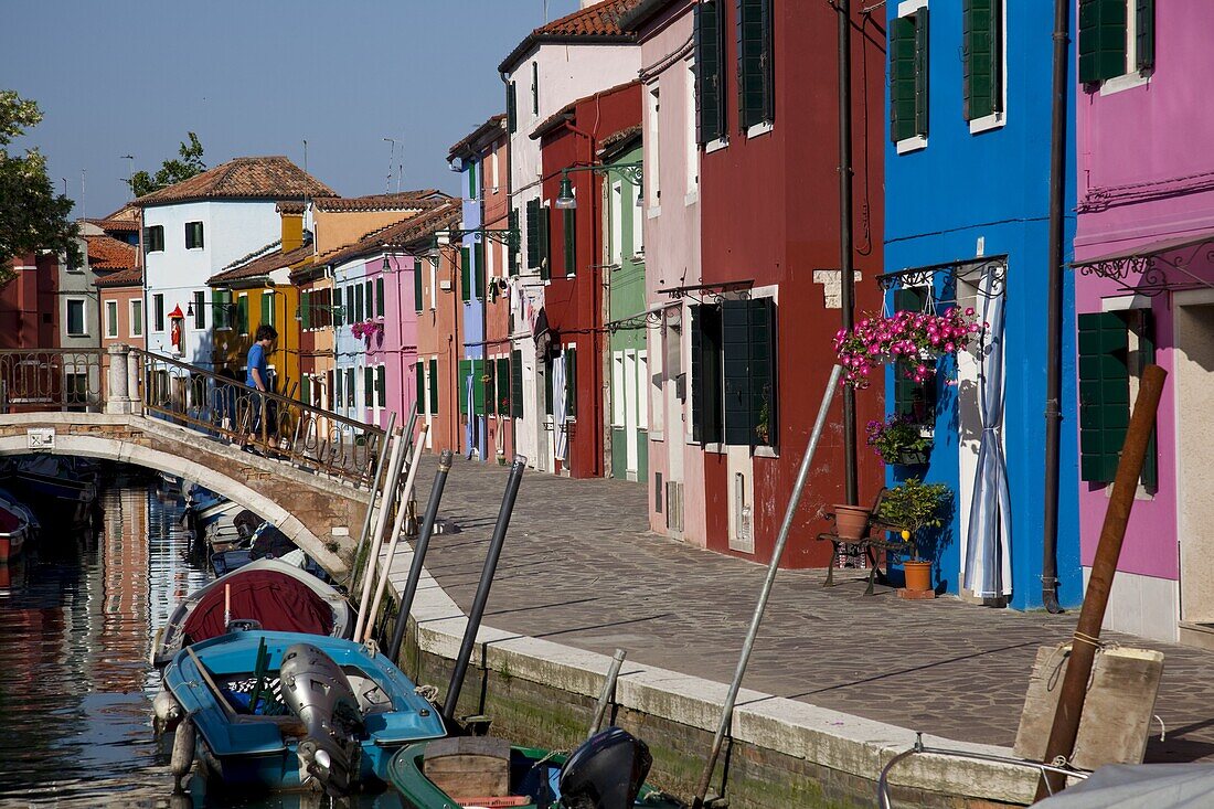 Colorful buildings at Burano Island, Venice Lagoon, Venice, UNESCO World Heritage Site, Veneto, Italy, Europe