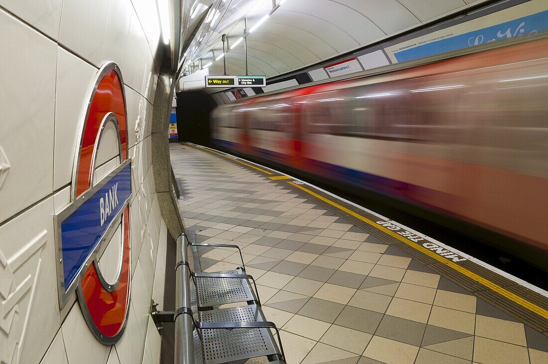Bank Underground Station Central Line platform, London, England, United Kingdom, Europe