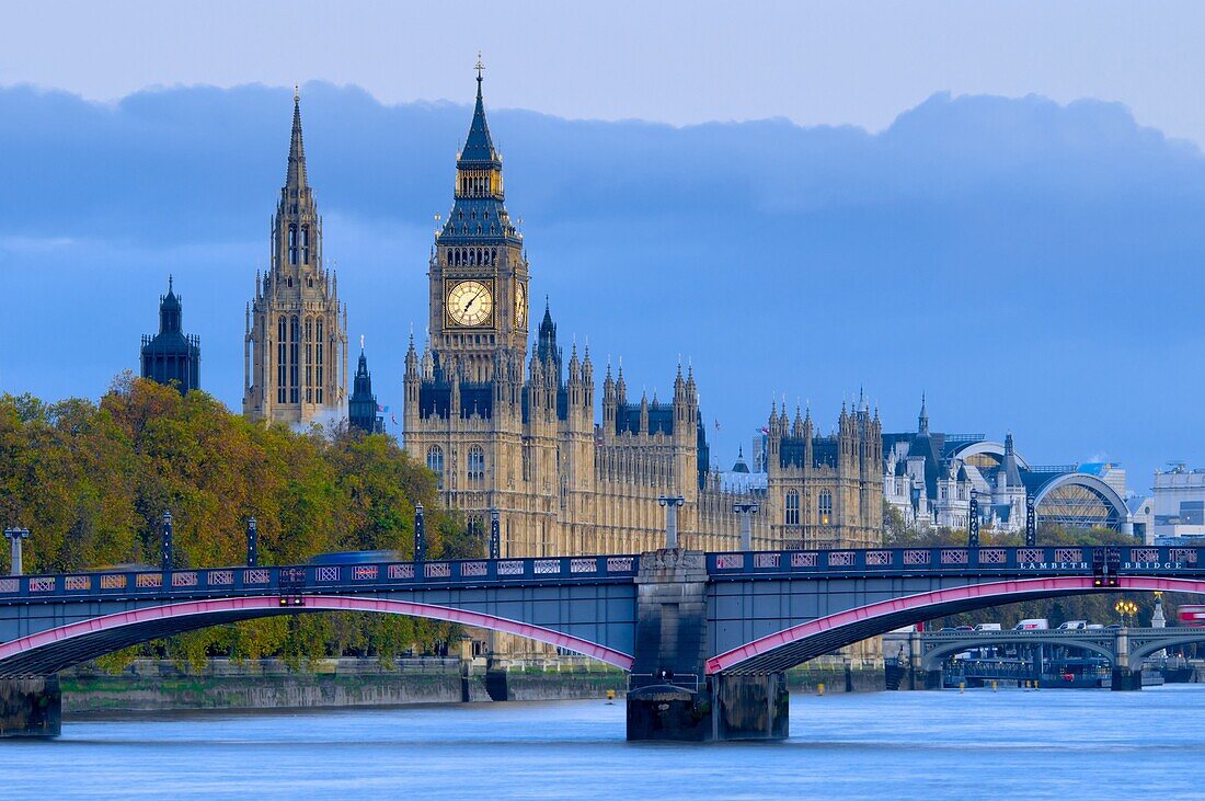 Lambeth Bridge and Houses of Parliament, UNESCO World Heritage Site, London, England, United Kingdom, Europe