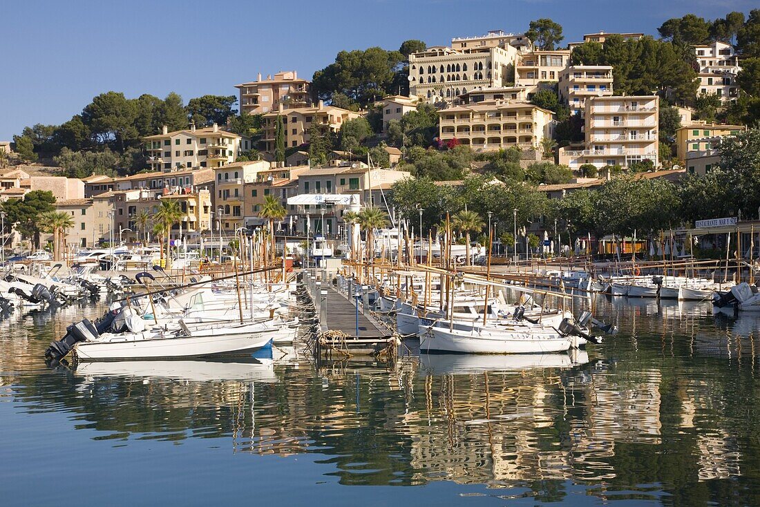 View across the harbour, Port de Soller, Mallorca, Balearic Islands, Spain, Mediterranean, Europe