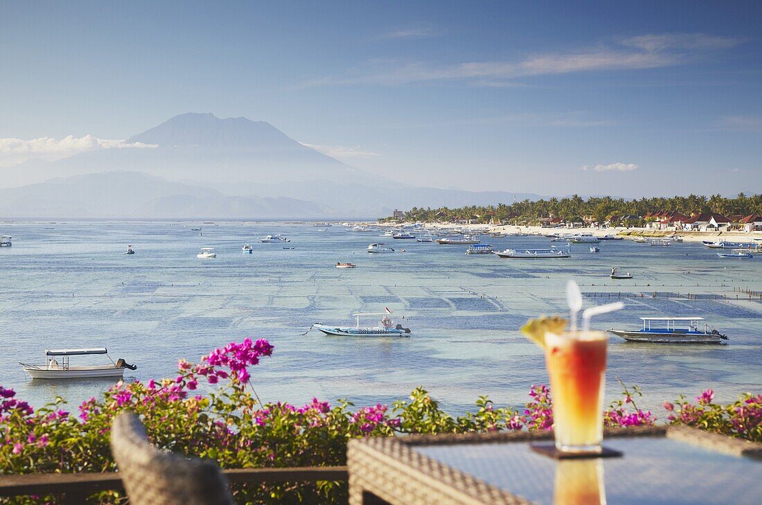 Bar overlooking Jungutbatu beach, Nusa Lembongan, Bali, Indonesia, Southeast Asia, Asia