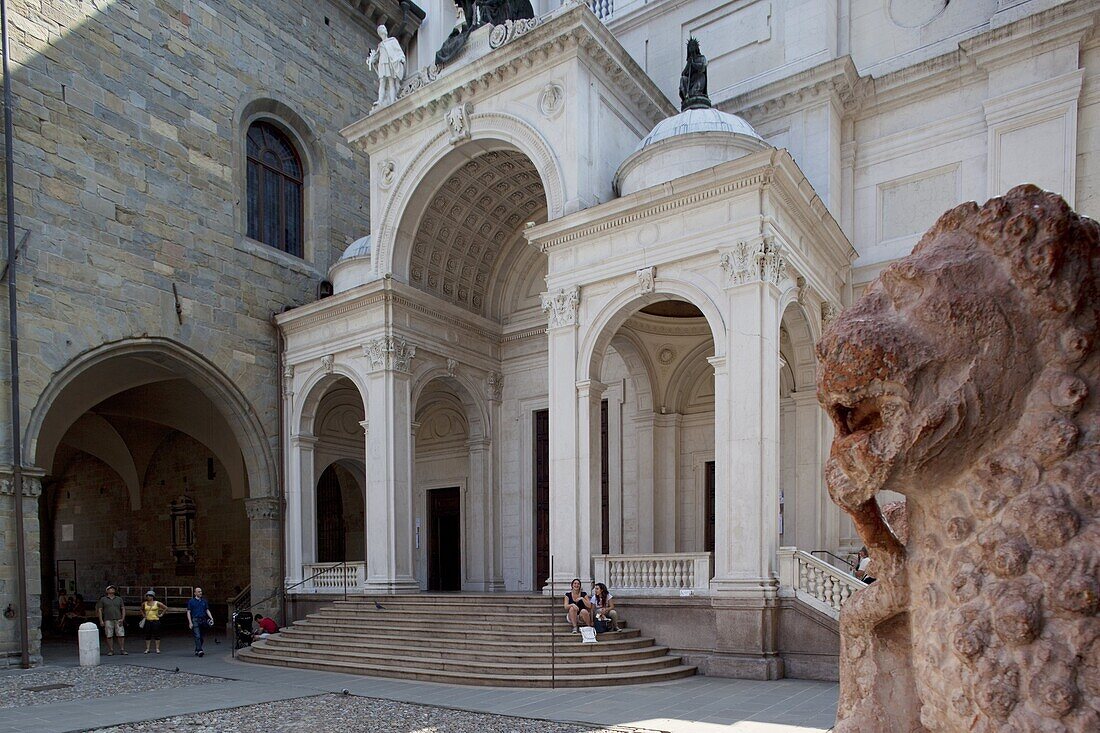 Palazzo Della Ragione, Piazza Vecchia, Bergamo, Lombardy, Italy, Europe