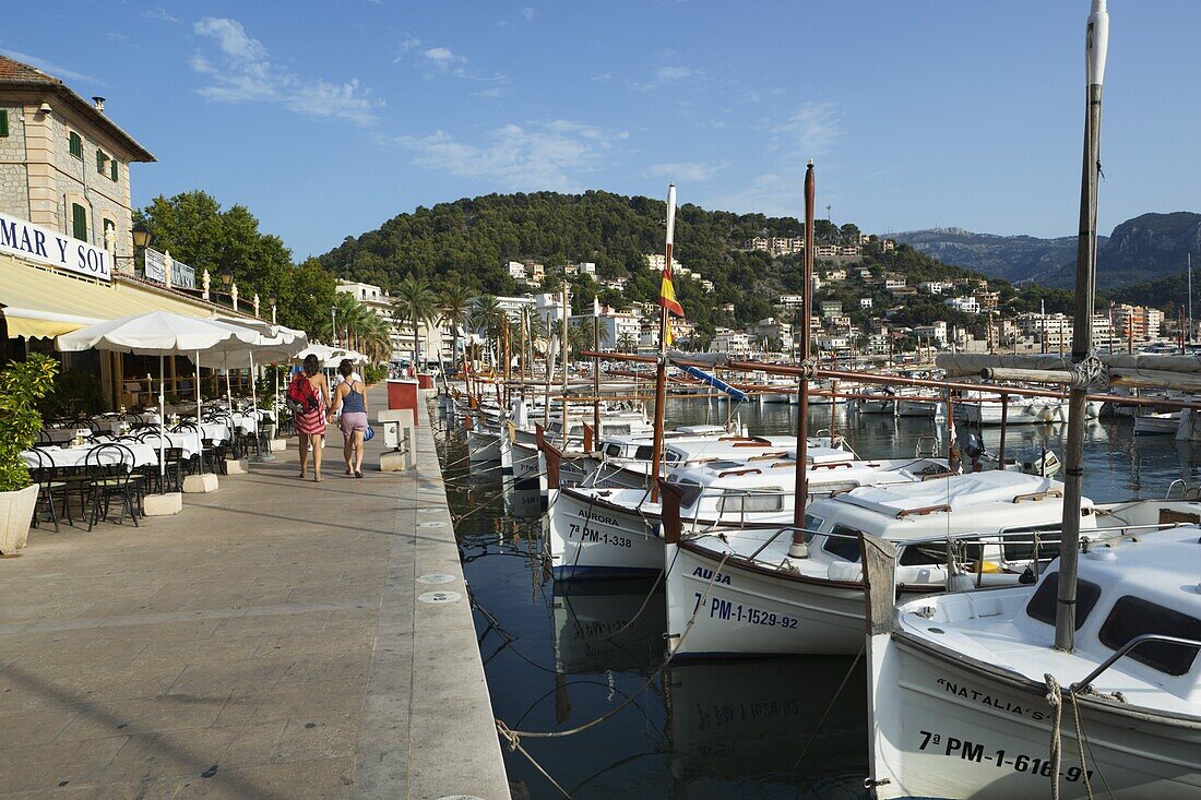 Harbour, Port de Soller, Mallorca (Majorca), Balearic Islands, Spain, Mediterranean, Europe