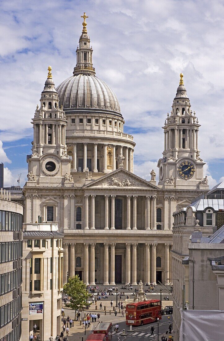 St. Paul's Cathedral designed by Sir Christopher Wren, London, England, United Kingdom, Europe