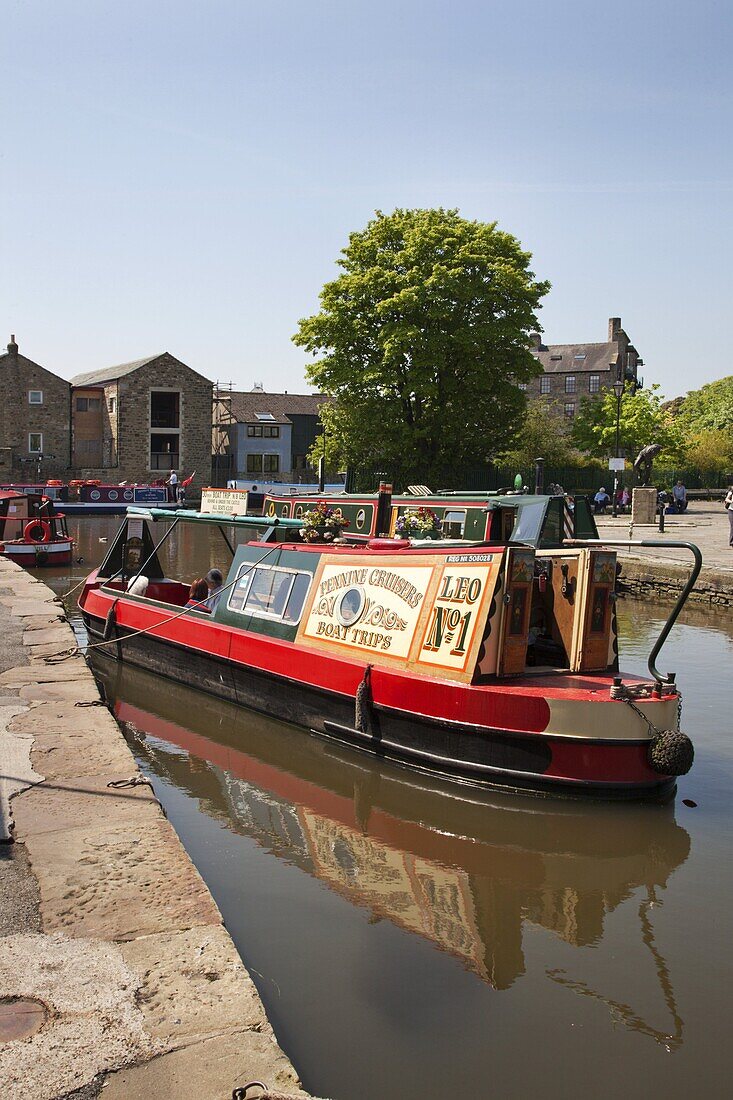 Narrowboat trip on the Springs Branch at Skipton, North Yorkshire, England, United Kingdom, Europe