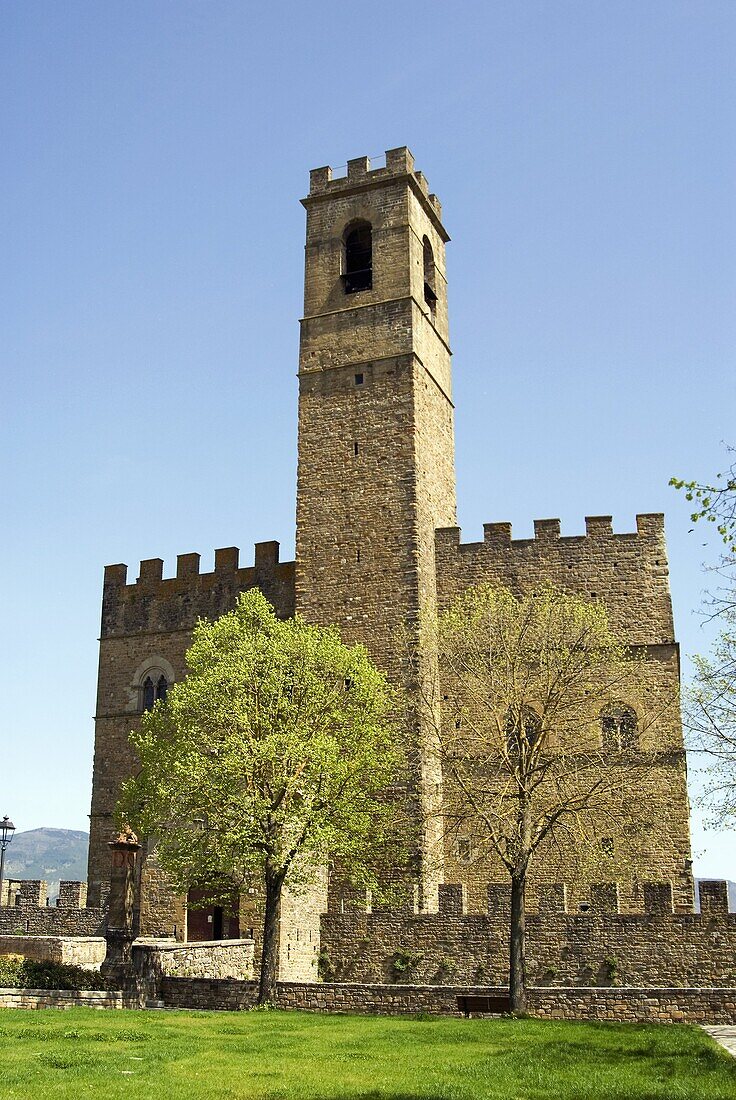 Castello di Poppi dei Conti Guidi (Castle of Conti Guidi in Poppi), Casentino, Arezzo, Tuscany, Italy, Europe