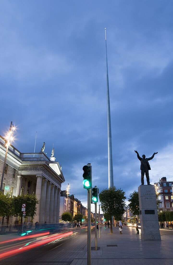 O'Connell Street, General Post Office, Monument of Light (The Spike), and Jim Larkin statue in the evening, Dublin, Republic of Ireland, Europe