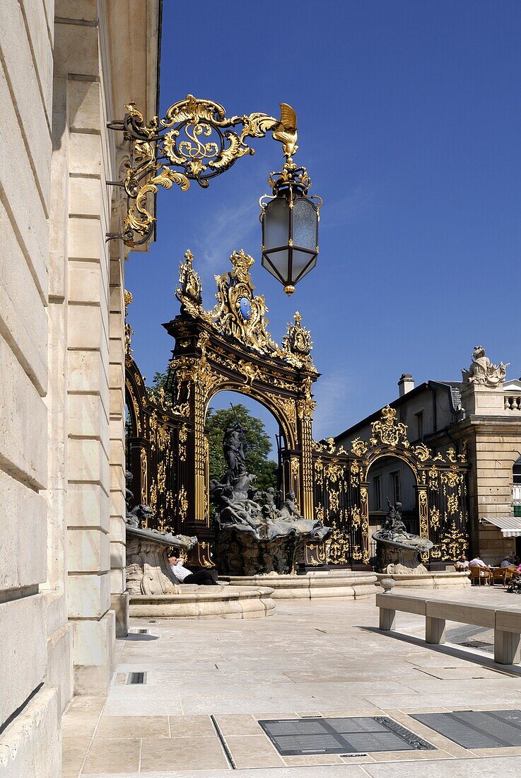 Gilded wrought iron gates, light and fountains by Jean Lamour, Place Stanislas, UNESCO World Heritage Site, Nancy, Lorraine, France, Europe
