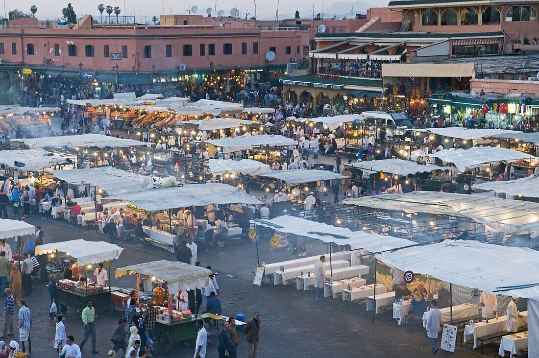 Place Jemaa El Fna (Djemaa El Fna), Marrakech, Morocco, North Africa, Africa