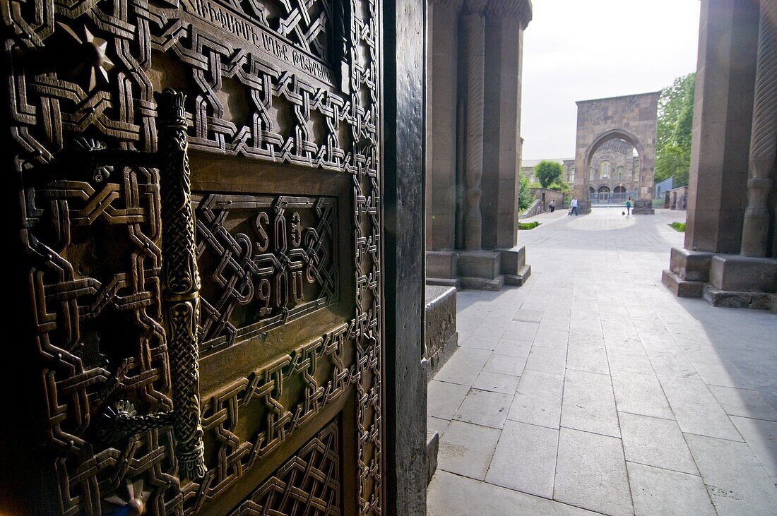 Echmiadzin (Echmiatsin), UNESCO World Heritage Site, Armenia, Caucasus, Central Asia, Asia
