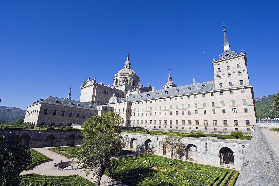 San Lorenzo de El Escorial, mausoleum of the Spanish monarchs, palace and monastery complex, El Escorial, UNESCO World Heritage Site, Madrid, Spain, Europe