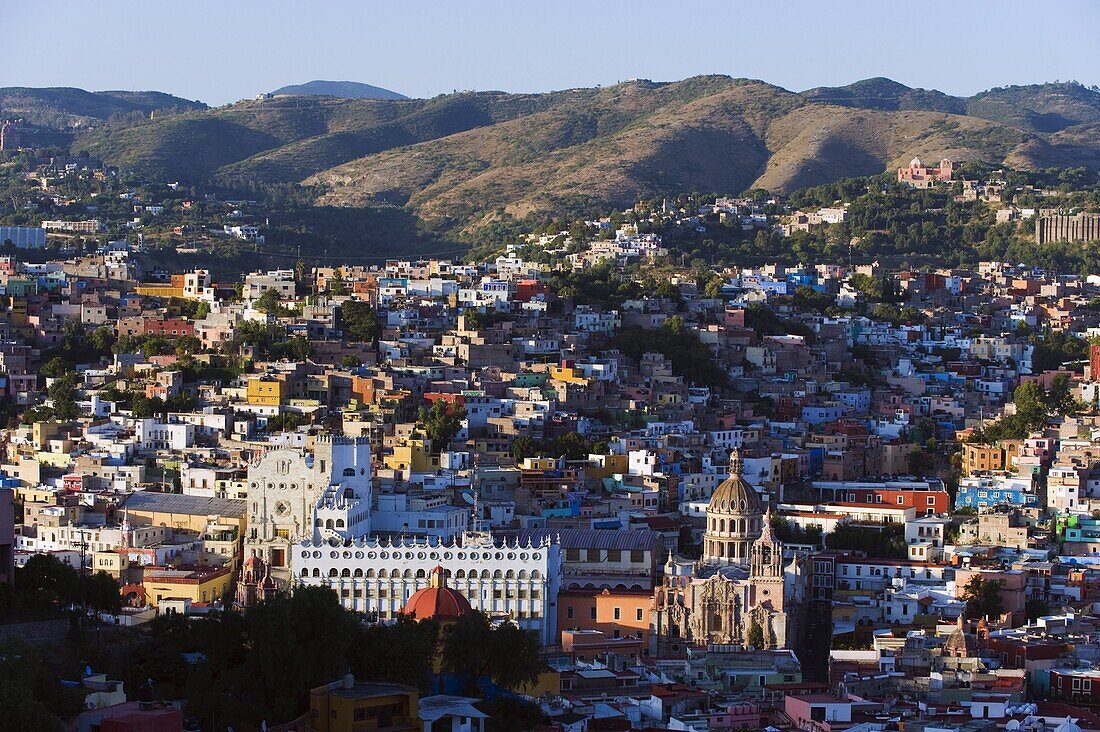 University building and Cathedral, Guanajuato, UNESCO World Heritage Site, Guanajuato state, Mexico, North America
