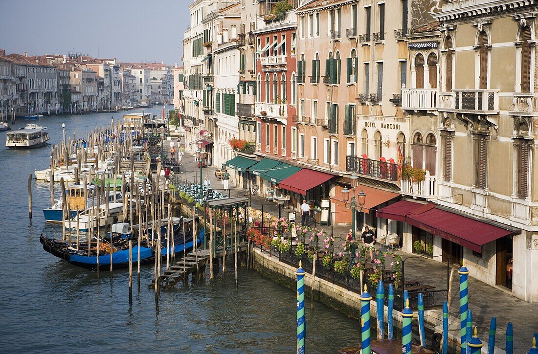 View of Grand Canal and Riva del Vin from Rialto Bridge, Venice, UNESCO World Heritage Site, Veneto, Italy, Europe