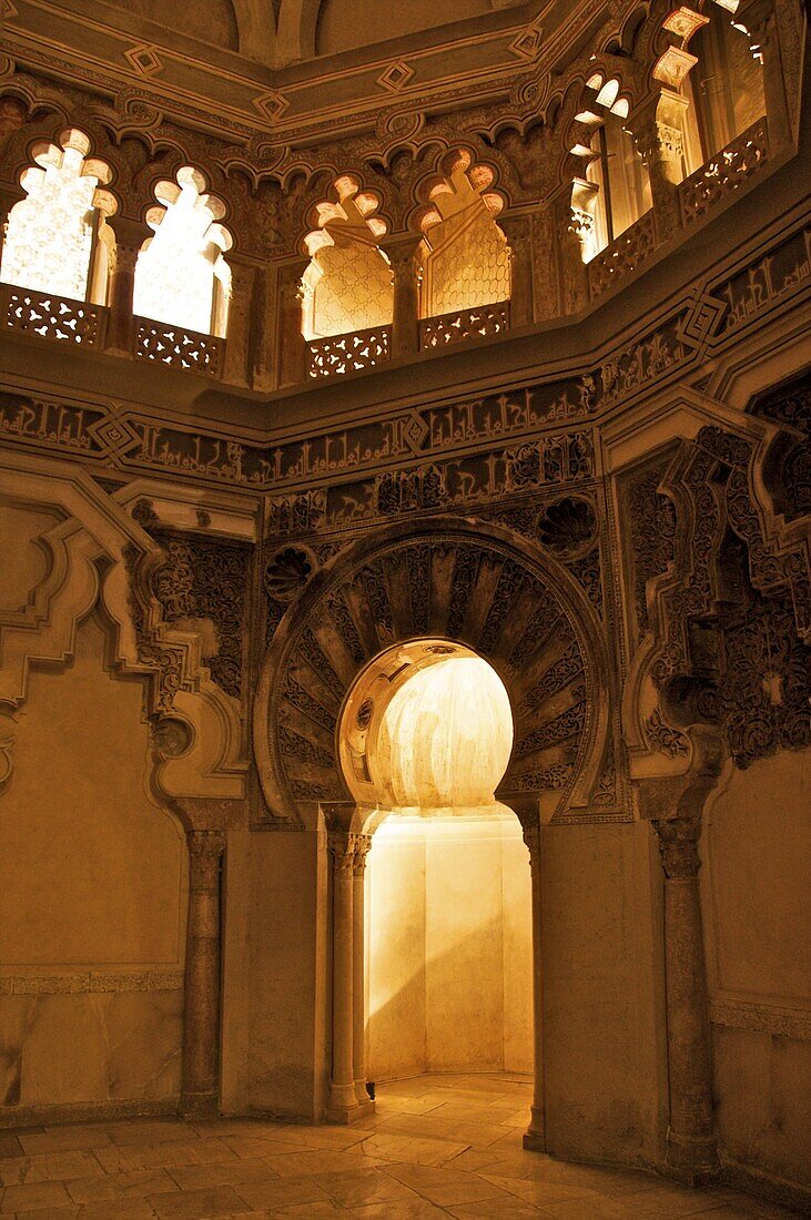 The Musallah, private oratory with mihrab, marble columns and typical polylobe arches inside the Aljaferia palace, dating from the 11th century, Saragossa (Zaragoza), Aragon, Spain, Europe