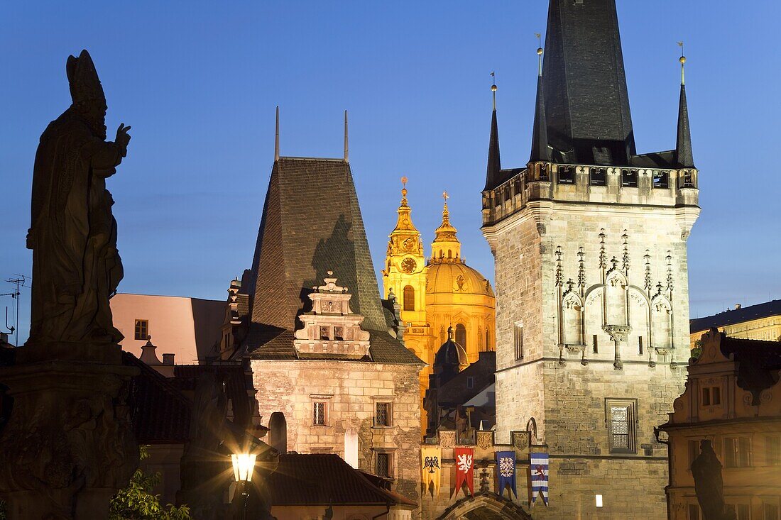 Charles Bridge, UNESCO World Heritage Site, Prague, Czech Republic, Europe