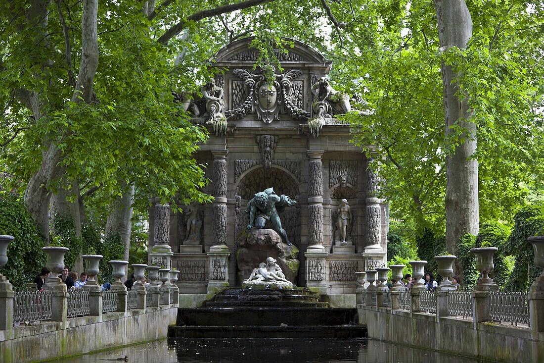 Fontaine de Medicis, Jardin du Luxembourg, Paris, France, Europe