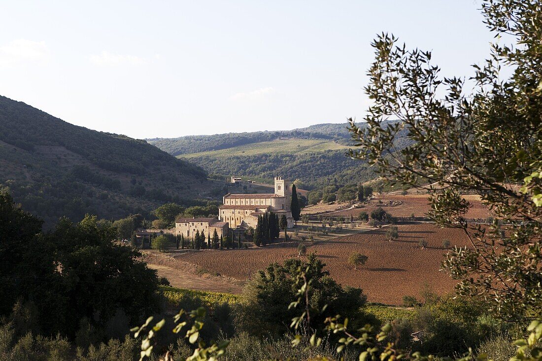 The Abbey of Sant'Antimo, near Chianciano, Tuscany, Italy, Europe