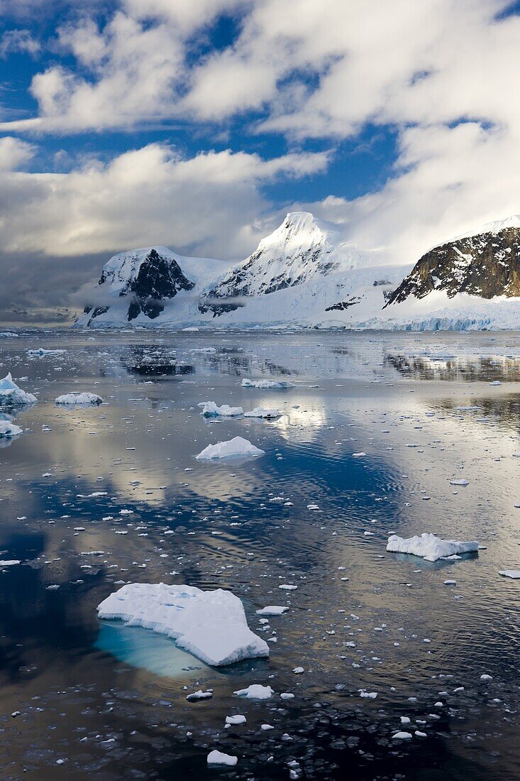 Mountains and icebergs on the Antarctic Peninsula, Antarctica, Polar Regions