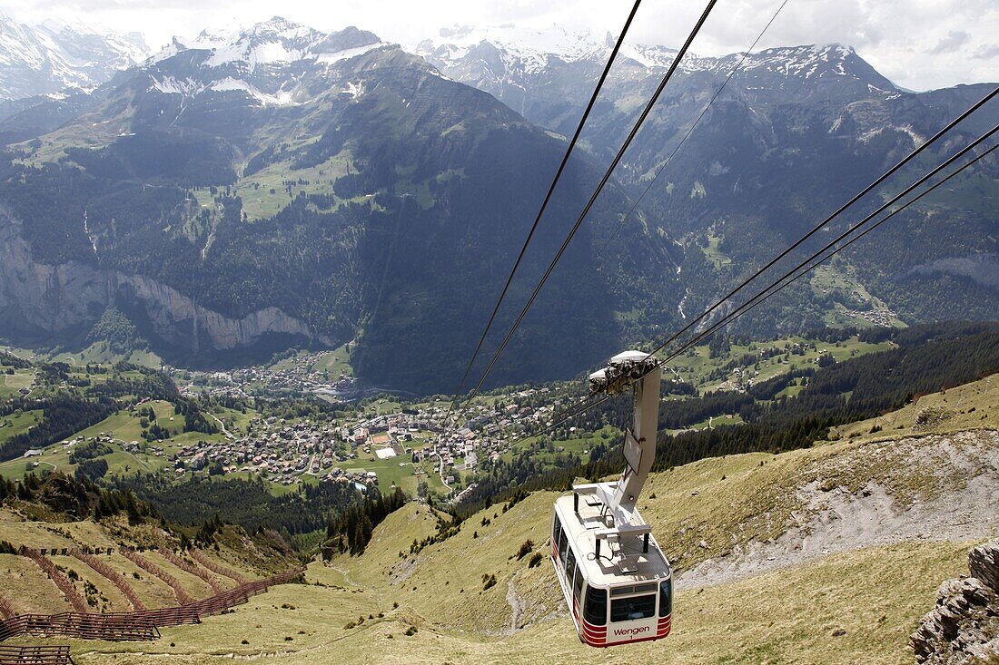 Cableway Wengen-Mannlichen, Lauterbrunnen Valley, Bernese Oberland, Swiss Alps, Switzerland, Europe