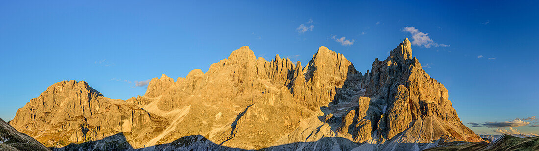 Panorama from Pala with Monte Mulaz, Cima del Focobon, Cima di Val Grande, Cima dei Bureloni, Cima della Vezzana and Cimon della Pala, Pala, Dolomites, UNESCO World Heritage Dolomites, Trentino, Italy