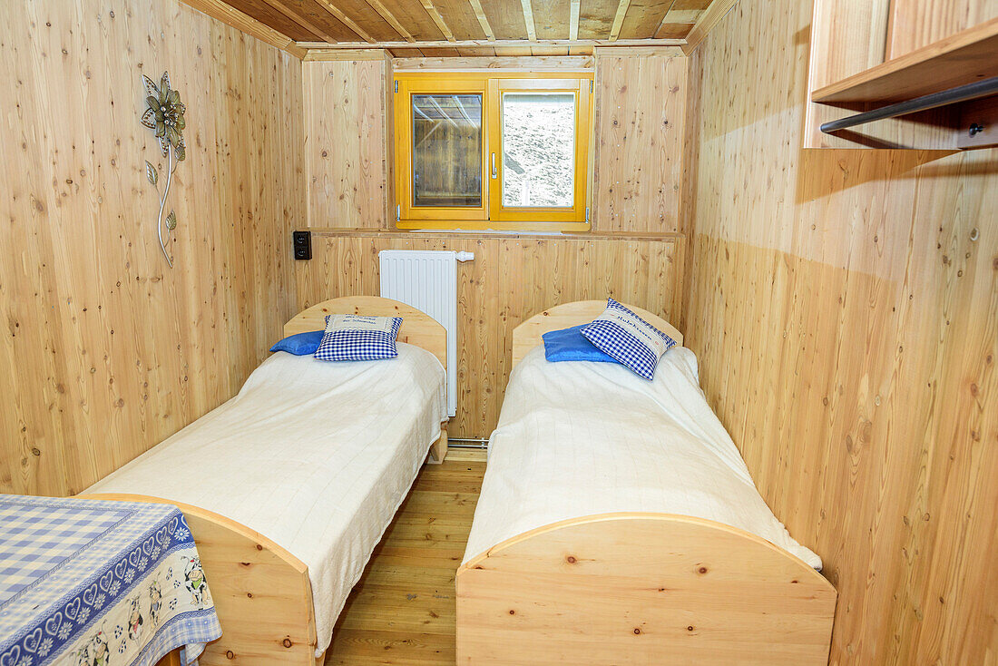 Zweibettzimmer in Berghütte, Pforzheimer Hütte, Sellrain, Stubaier Alpen, Tirol, Österreich