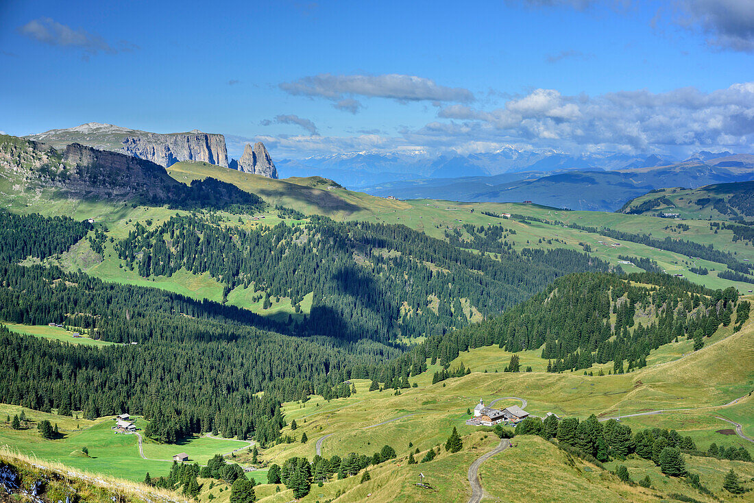 Schlern und Seiseralm, Friedrich-August-Weg, Langkofelgruppe, Dolomiten, UNESCO Weltnaturerbe Dolomiten, Trentino, Italien