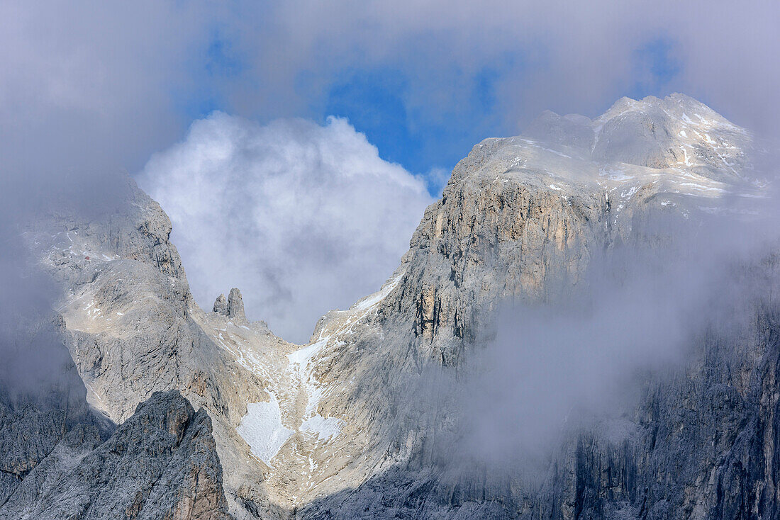 Wolkenstimmung über dem Passo del Travignolo mit Il Nuvolo, vom Rifugio Rosetta, Pala, Dolomiten, UNESCO Weltnaturerbe Dolomiten, Trentino, Italien