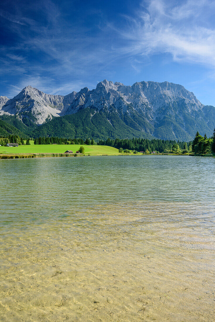 Lake Schmalensee in front of Karwendel range with Tiefkarspitze, Westliche Karwendelspitze, Noerdliche Linderspitze and Gerberkreuz, lake Schmalensee, Werdenfelser Land, Karwendel range, Upper Bavaria, Bavaria, Germany