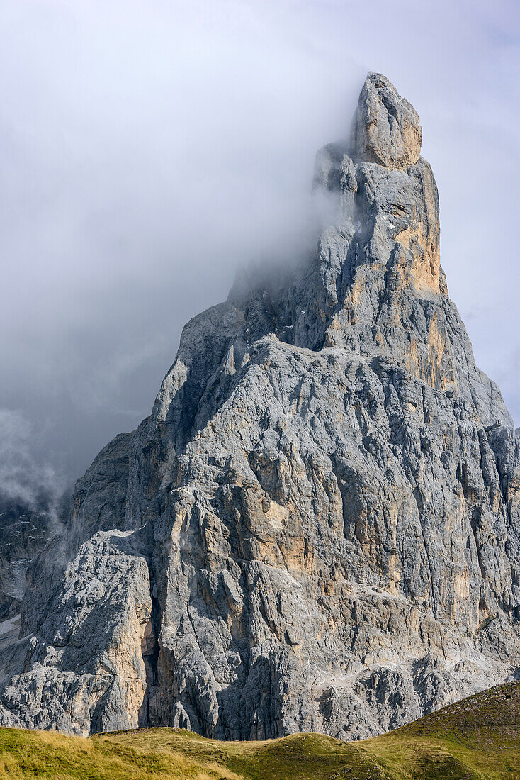 Wolkenstimmung an der Cimon della Pala, Pala, Dolomiten, UNESCO Weltnaturerbe Dolomiten, Trentino, Italien
