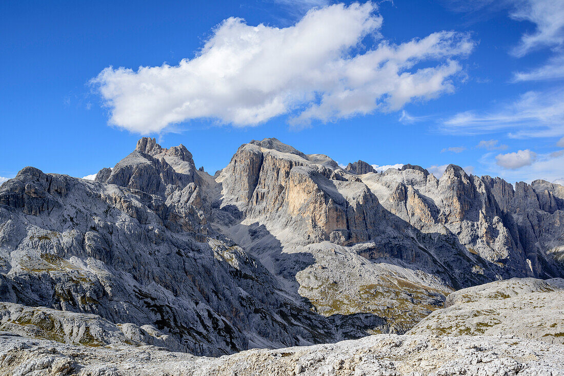 Hochfläche der Pala mit Cimon della Pala und Cima della Vezzana, Pala, Dolomiten, UNESCO Weltnaturerbe Dolomiten, Trentino, Italien