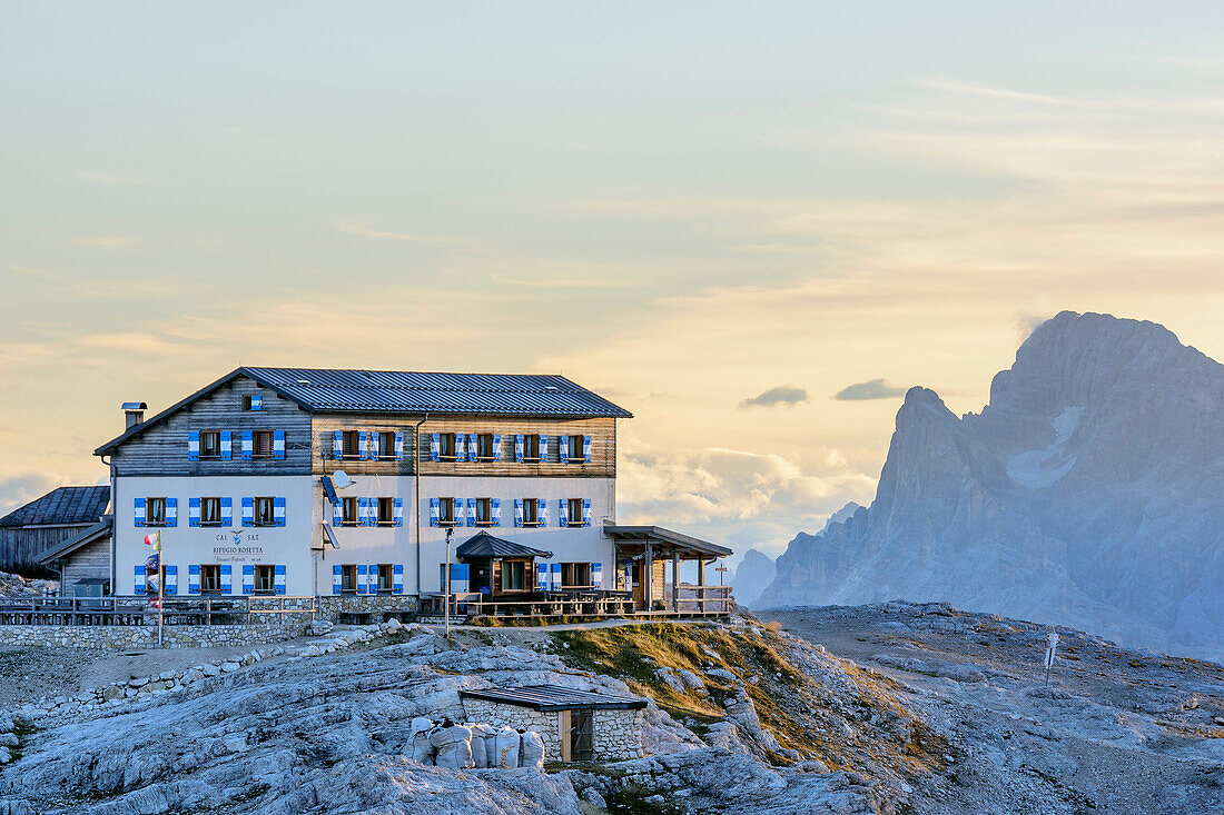 Hut Rifugio Rosetta with Civetta, hut Rifugio Rosetta, Pala range, Dolomites, UNESCO World Heritage Dolomites, Trentino, Italy