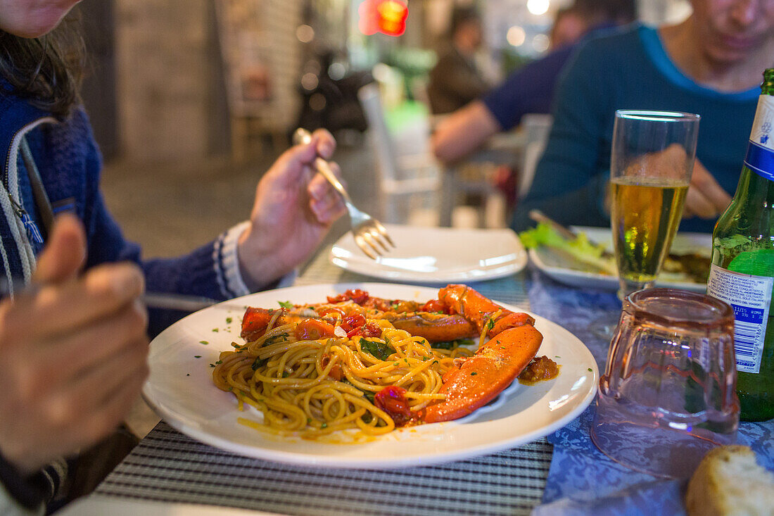 Restorante Pizzeria 7 Soldi, Pasta, Spaghetti, Meeresfrüchte, italienische Küche, Lifestyle, Stadt, Neapel, Italien