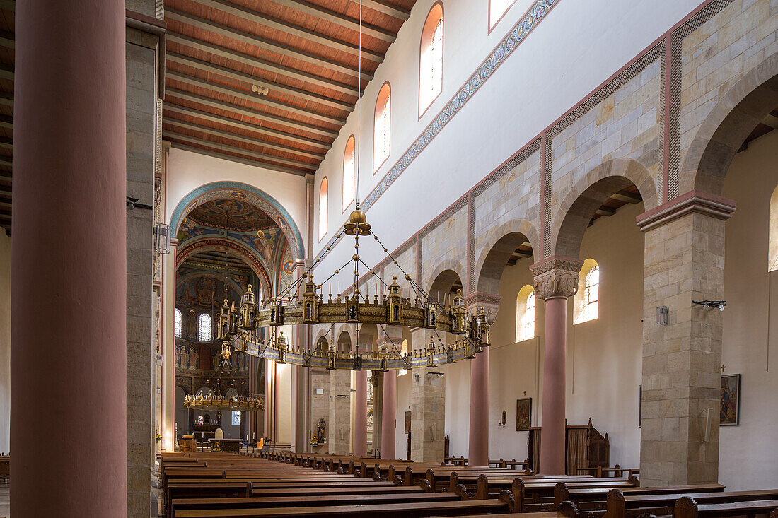 Radleuchter, Basilika St. Godehard, Hildesheim, Niedersachsen, Deutschland