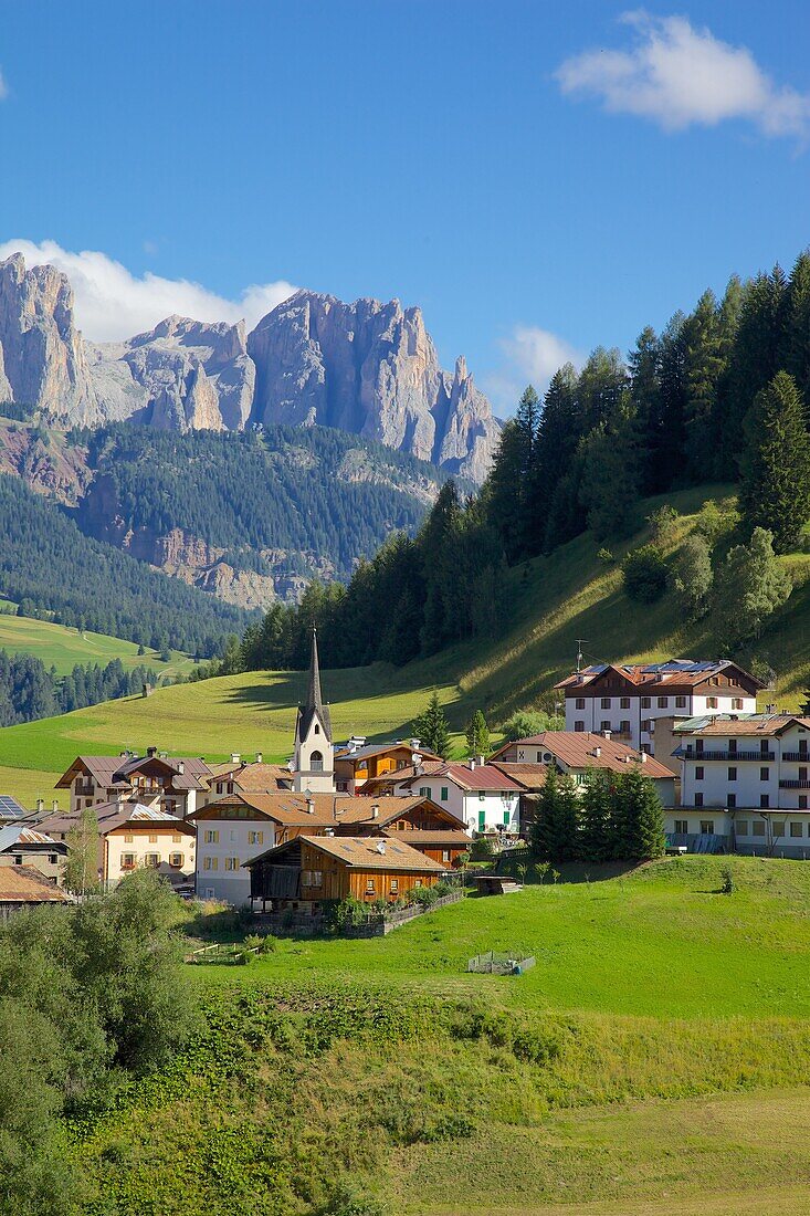 Moena, Fassa Valley, Trento Province, Trentino-Alto Adige/South Tyrol, Italian Dolomites, Italy, Europe