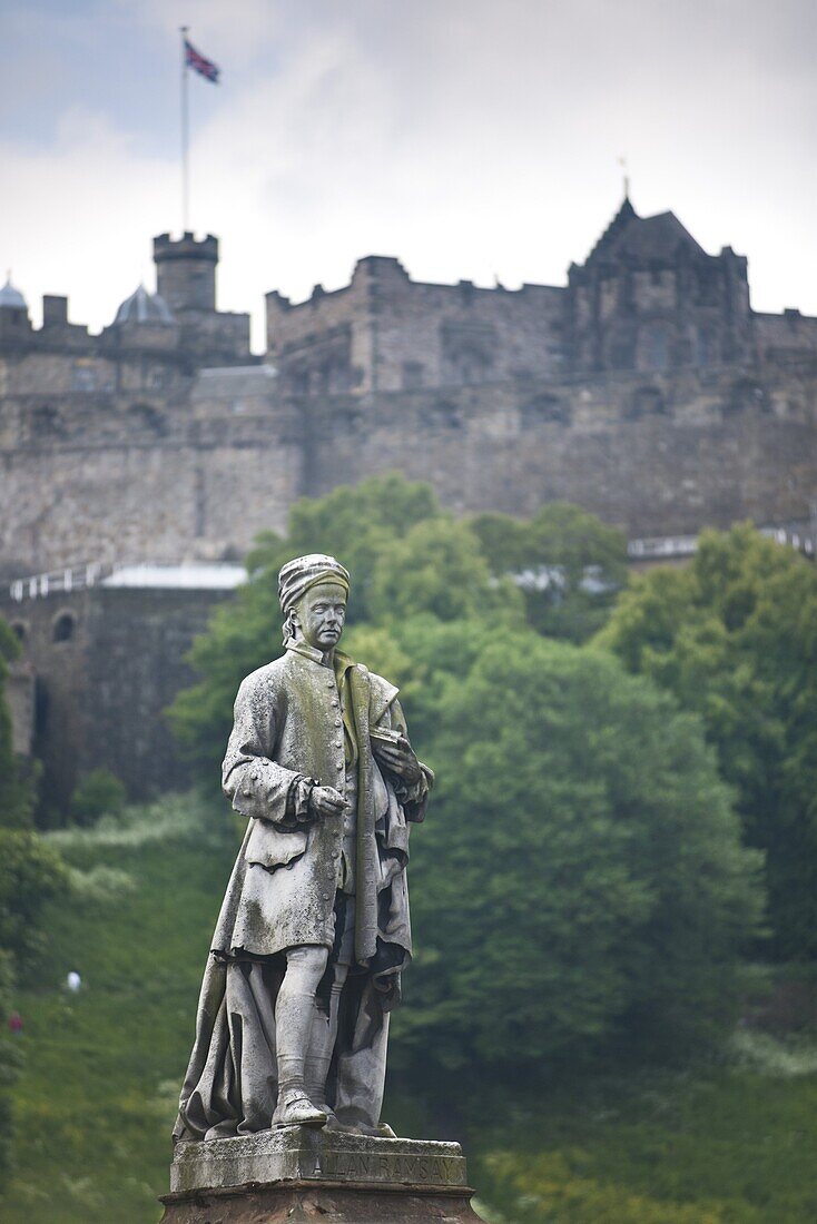 Statue of Allan Ramsay with Edinburgh Castle in distance, Edinburgh, Scotland, United Kingdom, Europe