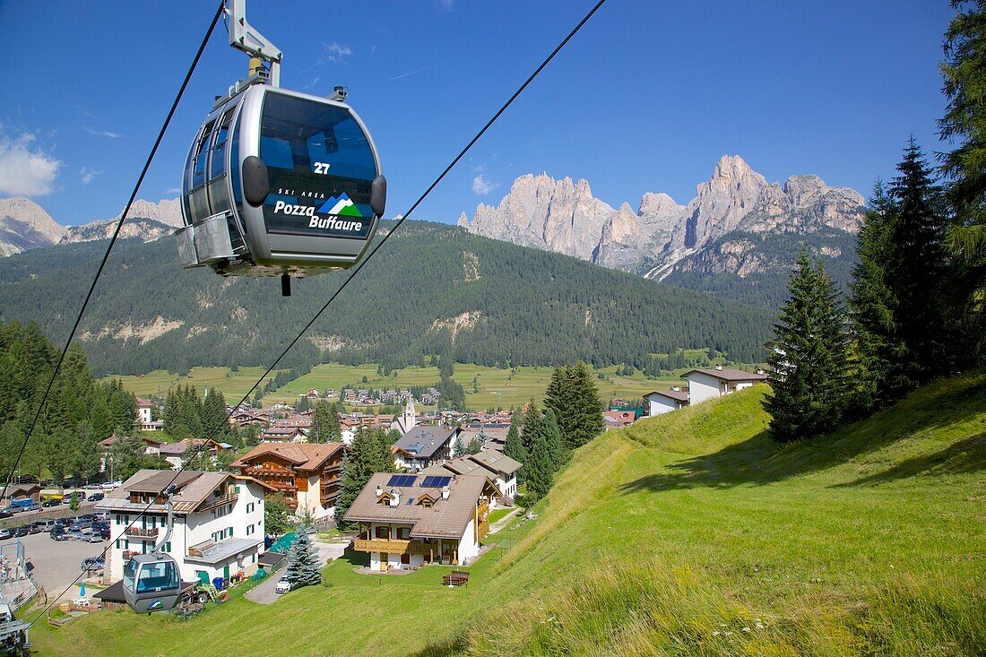 Cable car, Pozza di Fassa, Fassa Valley, Trento Province, Trentino-Alto Adige/South Tyrol, Italian Dolomites, Italy, Europe